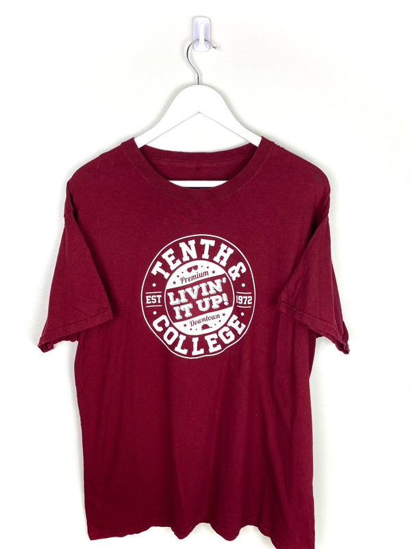 Vintage Tenth & College T-Shirt Large - FutvreThreds